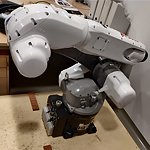 Precyzyjny robot obróbki CNC